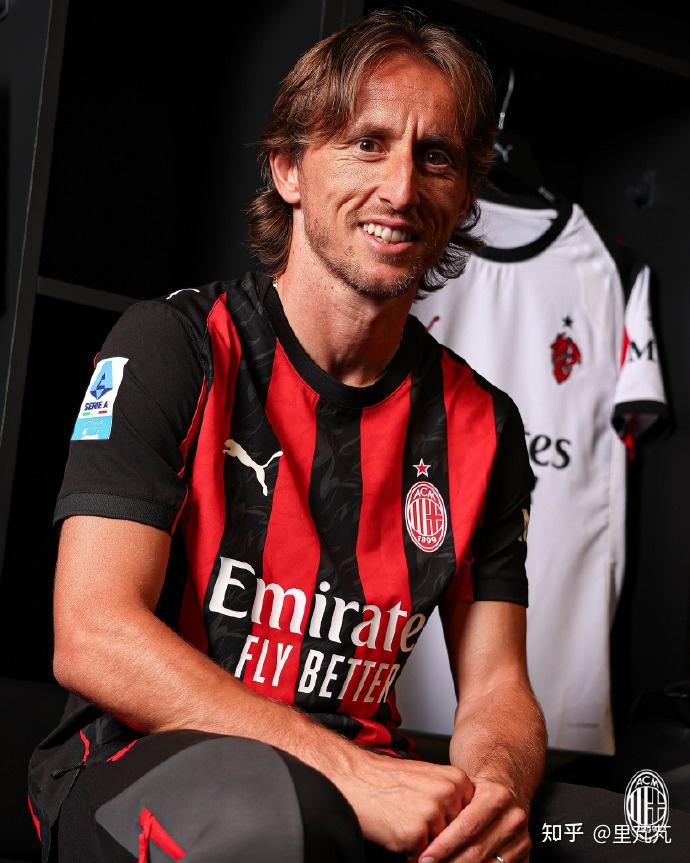 记者：海港抵达武里南，莱昂纳多、加布、李帅、刘若钒伤缺