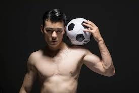 忠诚！每体：拉菲尼亚目前没经纪人，拒绝所有离开巴萨的谈判